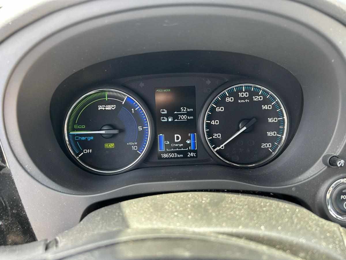 mitsubishi-outlander-2-0-phev-4wd-2018-hibrido-2000cc