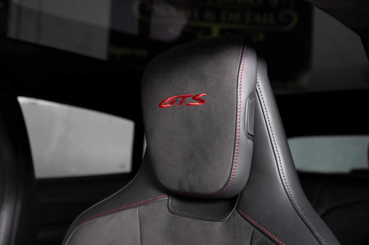porsche-taycan-1-geracao-2023-eletrico