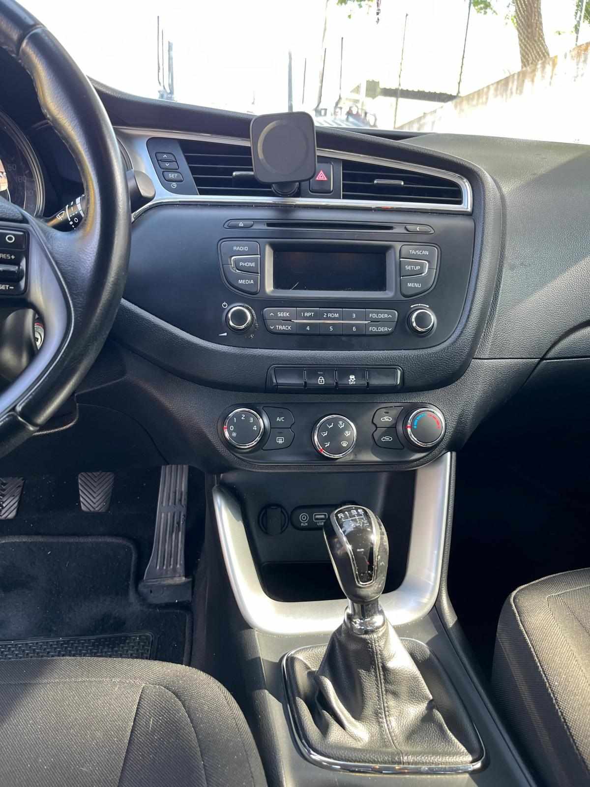 kia-ceed-1-4-90cv-2016-diesel-1396cc