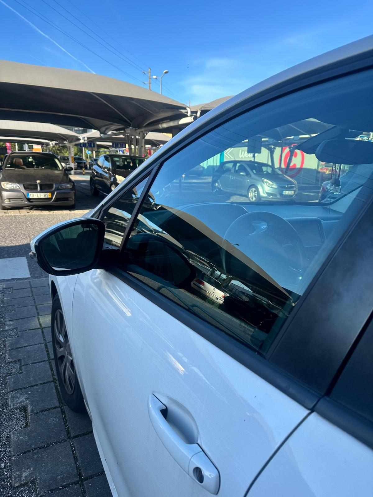 peugeot-208-1-2-vti-2018-gasolina-1199cc
