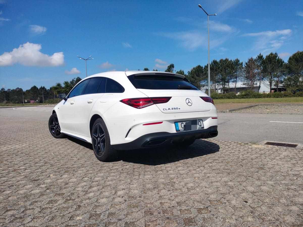 mercedes-benz-cla-250-e-2022-gasolina-1332cc