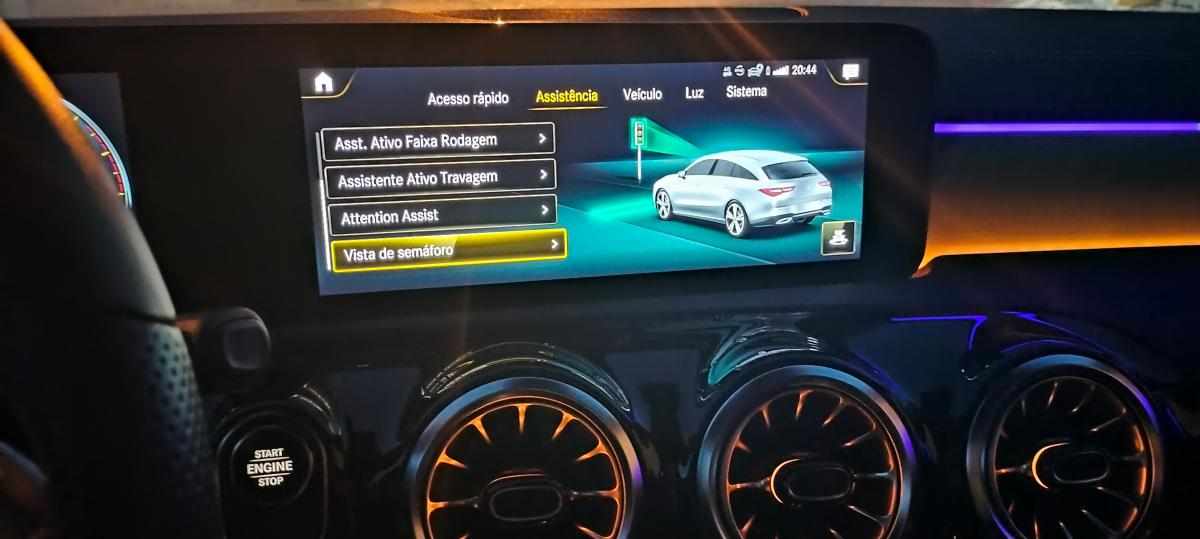 mercedes-benz-cla-250-e-2022-gasolina-1332cc
