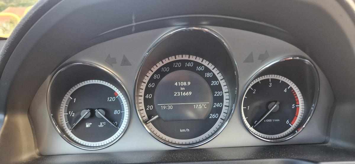 mercedes-benz-classe-c-c-200-cdi-blueefficiency-2010-diesel-2143cc
