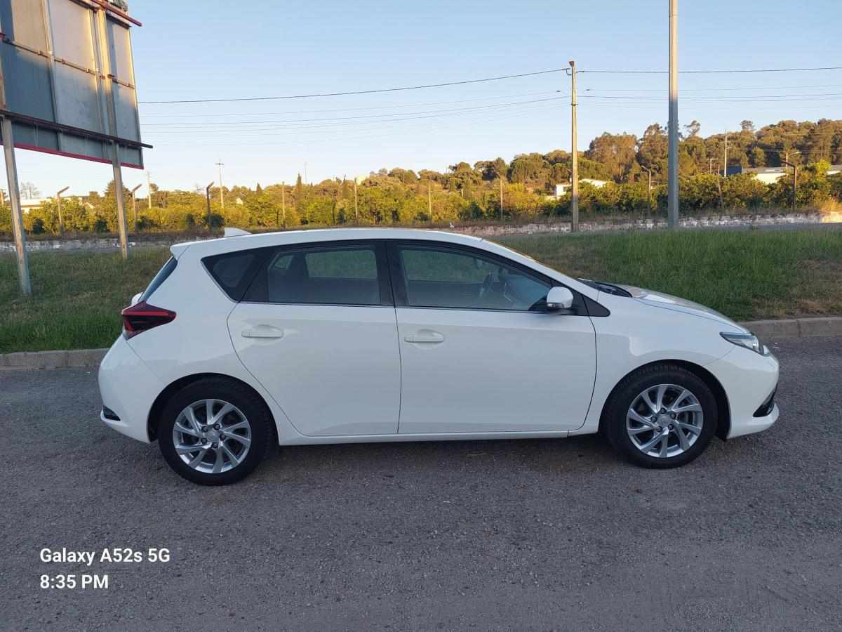 toyota-auris-1-2-turbo-2016-gasolina-1197cc