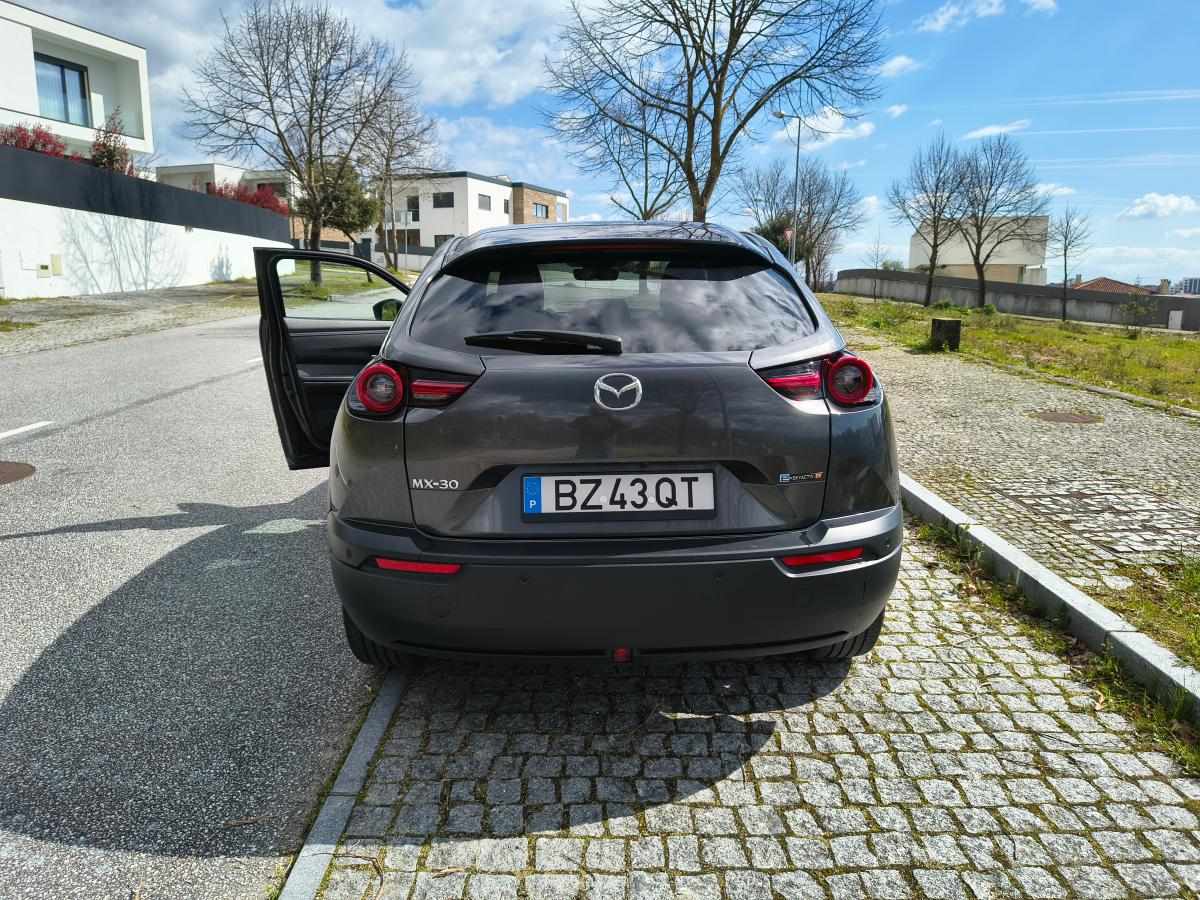 mazda-mx-30-0-8-e-skyactiv-r-ev-2023-eletrico-1660cc