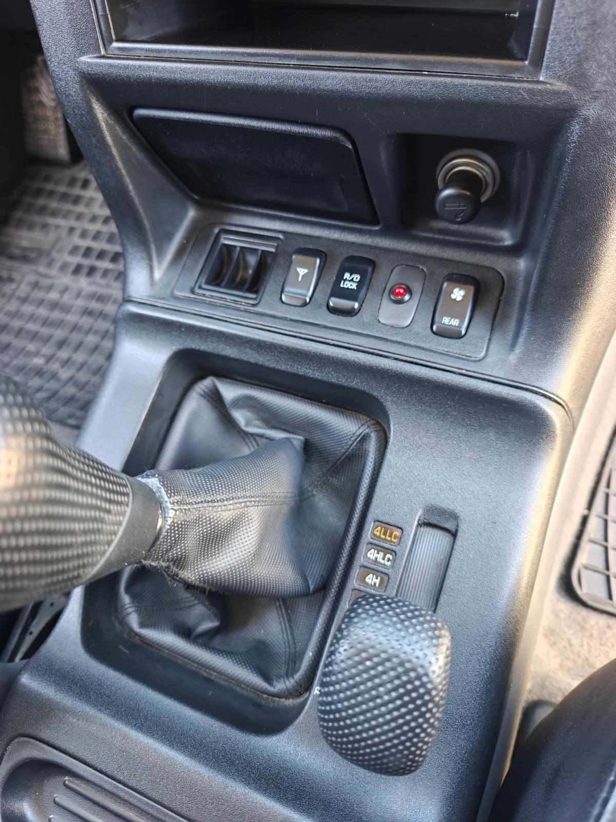 mitsubishi-pajero-3-2-di-d-4wd-2000-diesel-3200cc