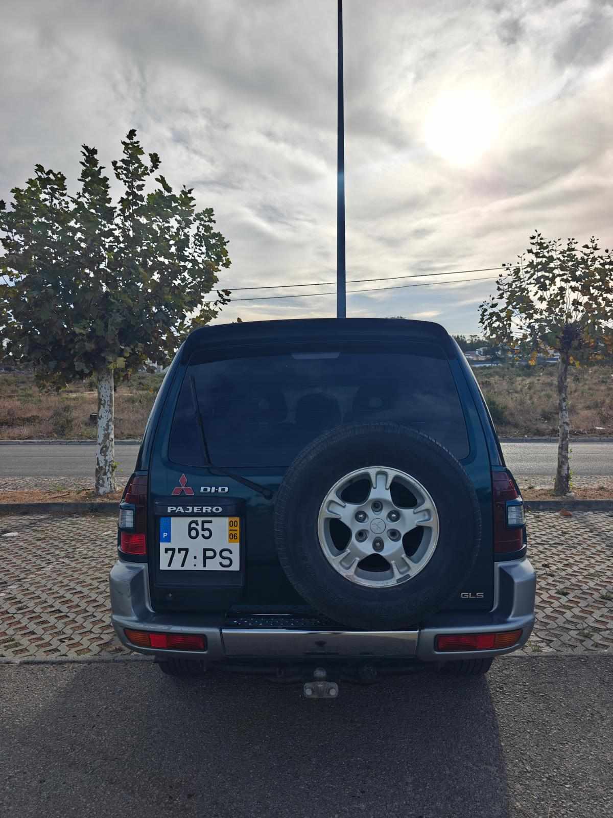 mitsubishi-pajero-3-2-di-d-4wd-2000-diesel-3200cc