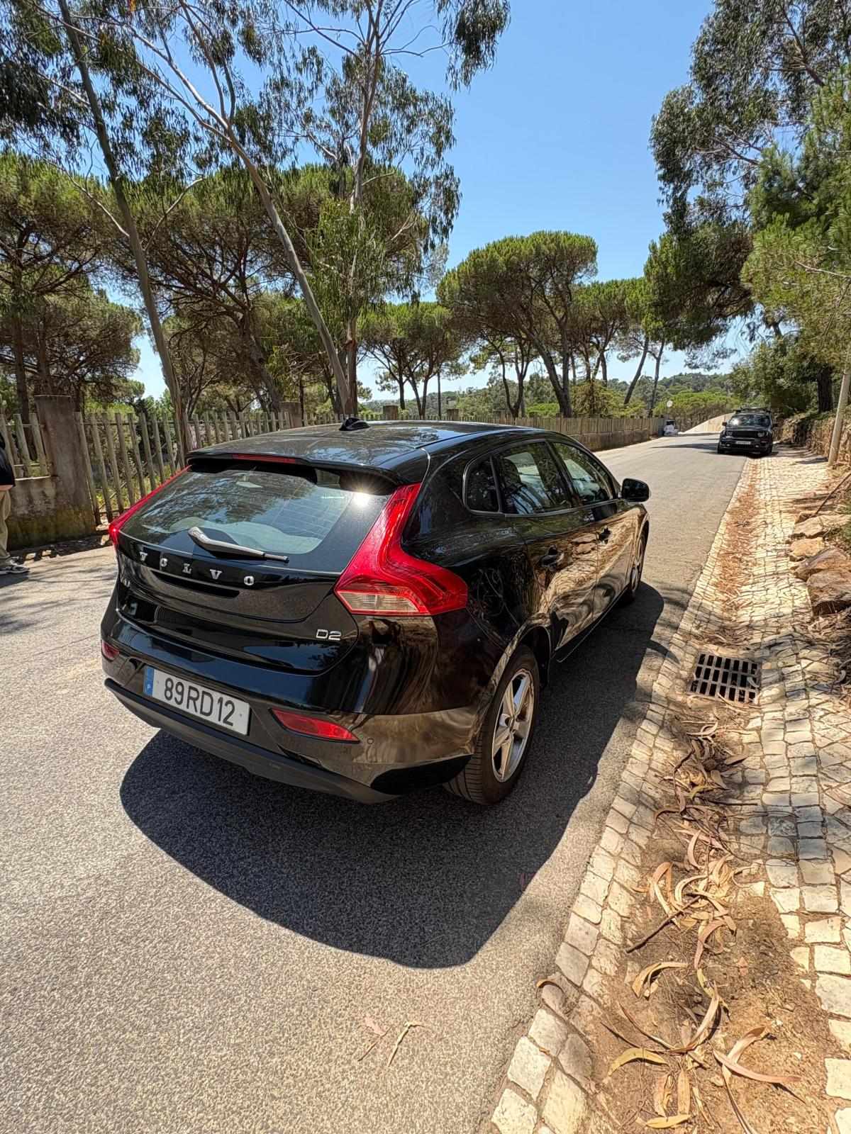 volvo-v40-d2-2016-diesel-1969cc