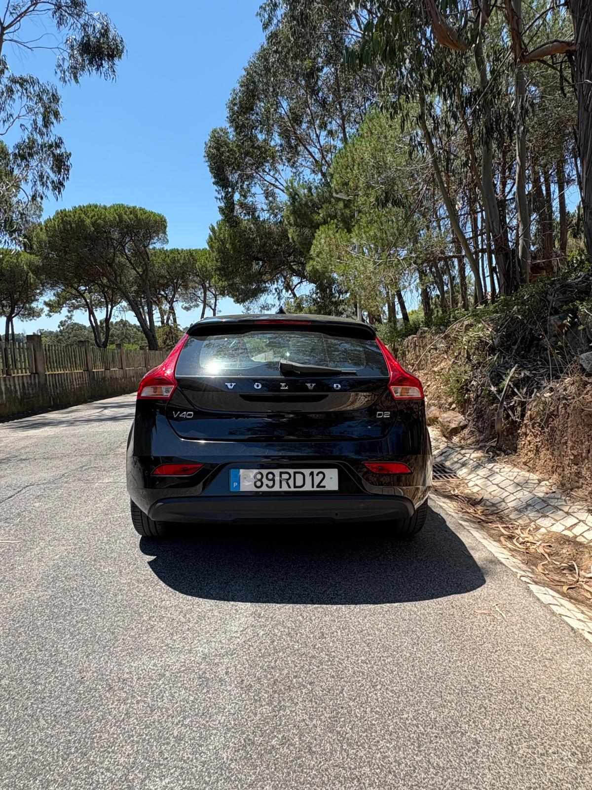 volvo-v40-d2-2016-diesel-1969cc