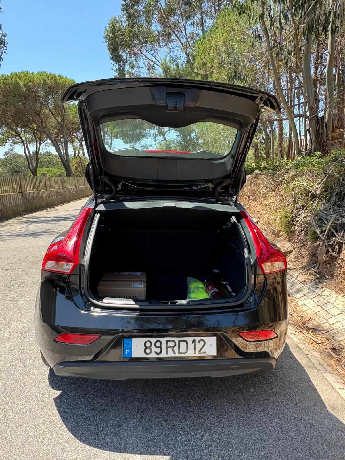 volvo-v40-d2-2016-diesel-1969cc