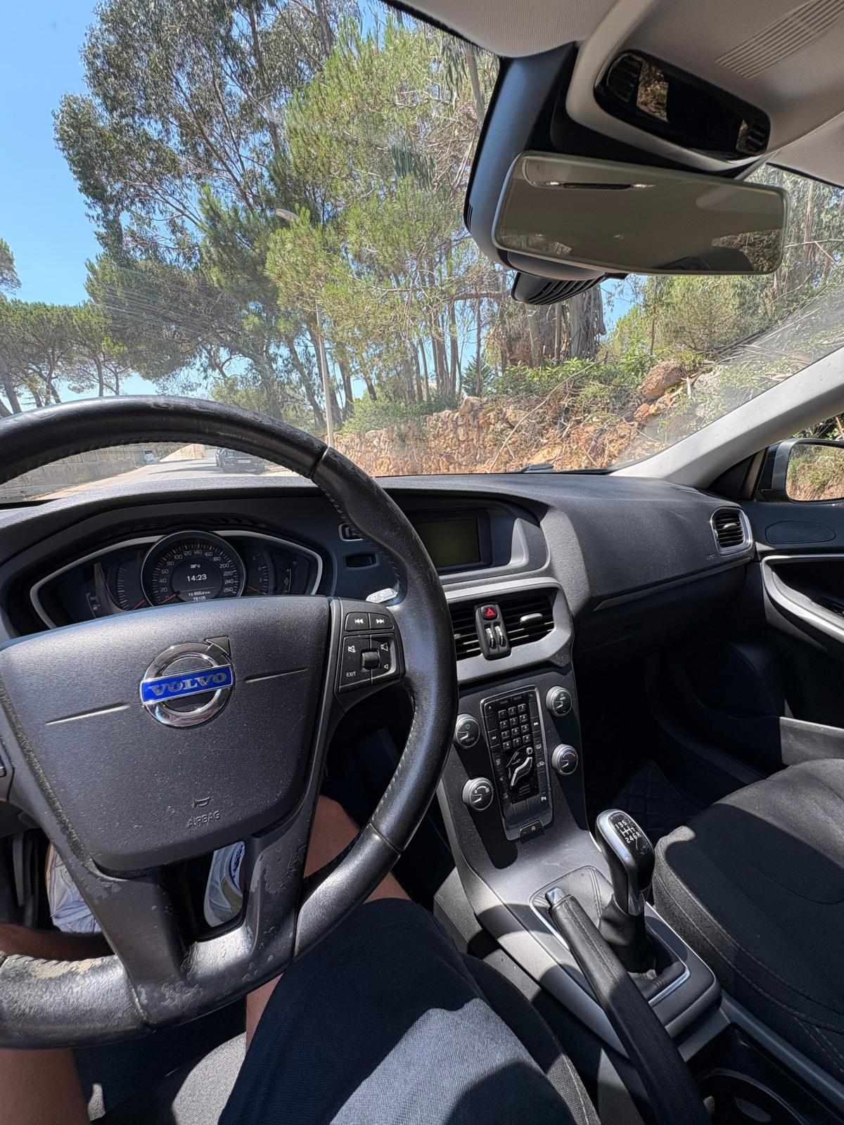 volvo-v40-d2-2016-diesel-1969cc