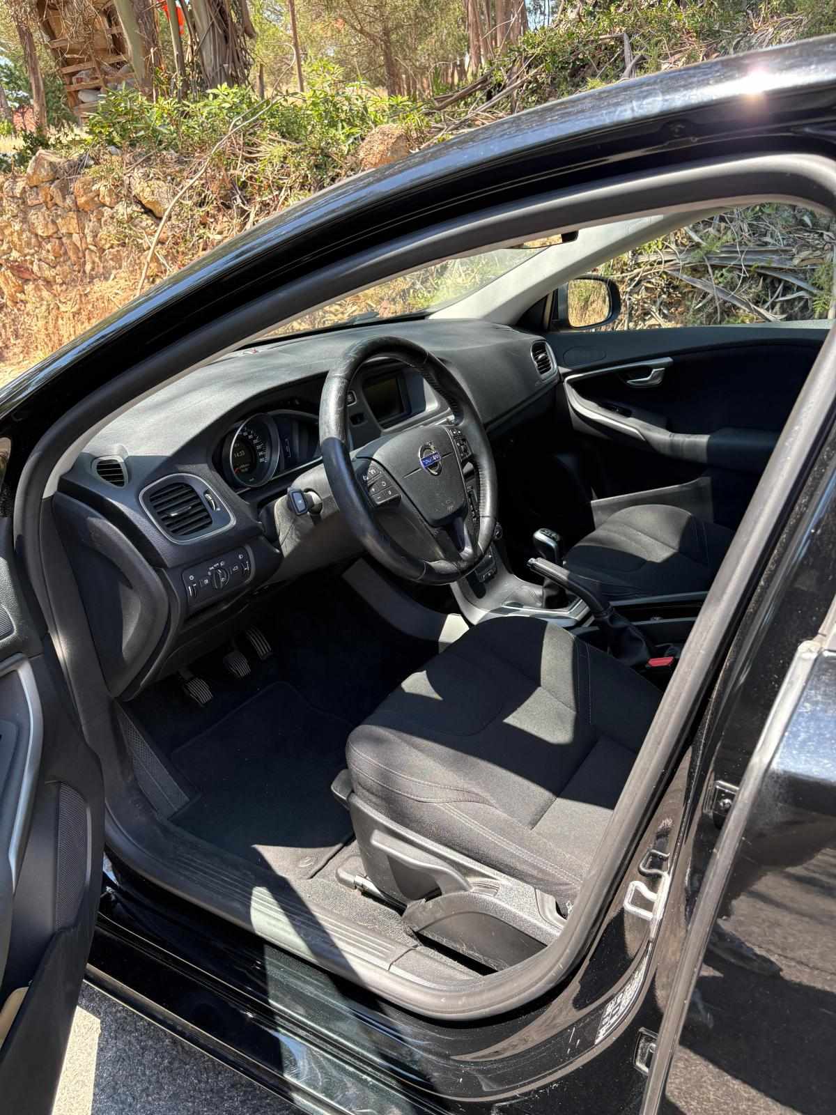 volvo-v40-d2-2016-diesel-1969cc