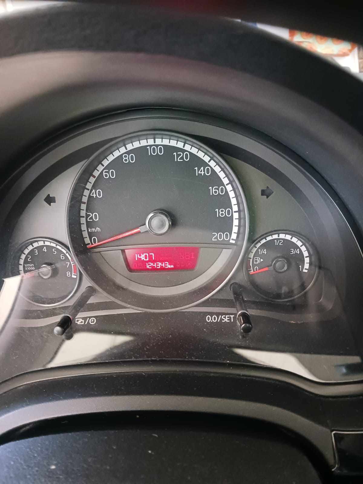 volkswagen-up-1-0-2014-gasolina-999cc