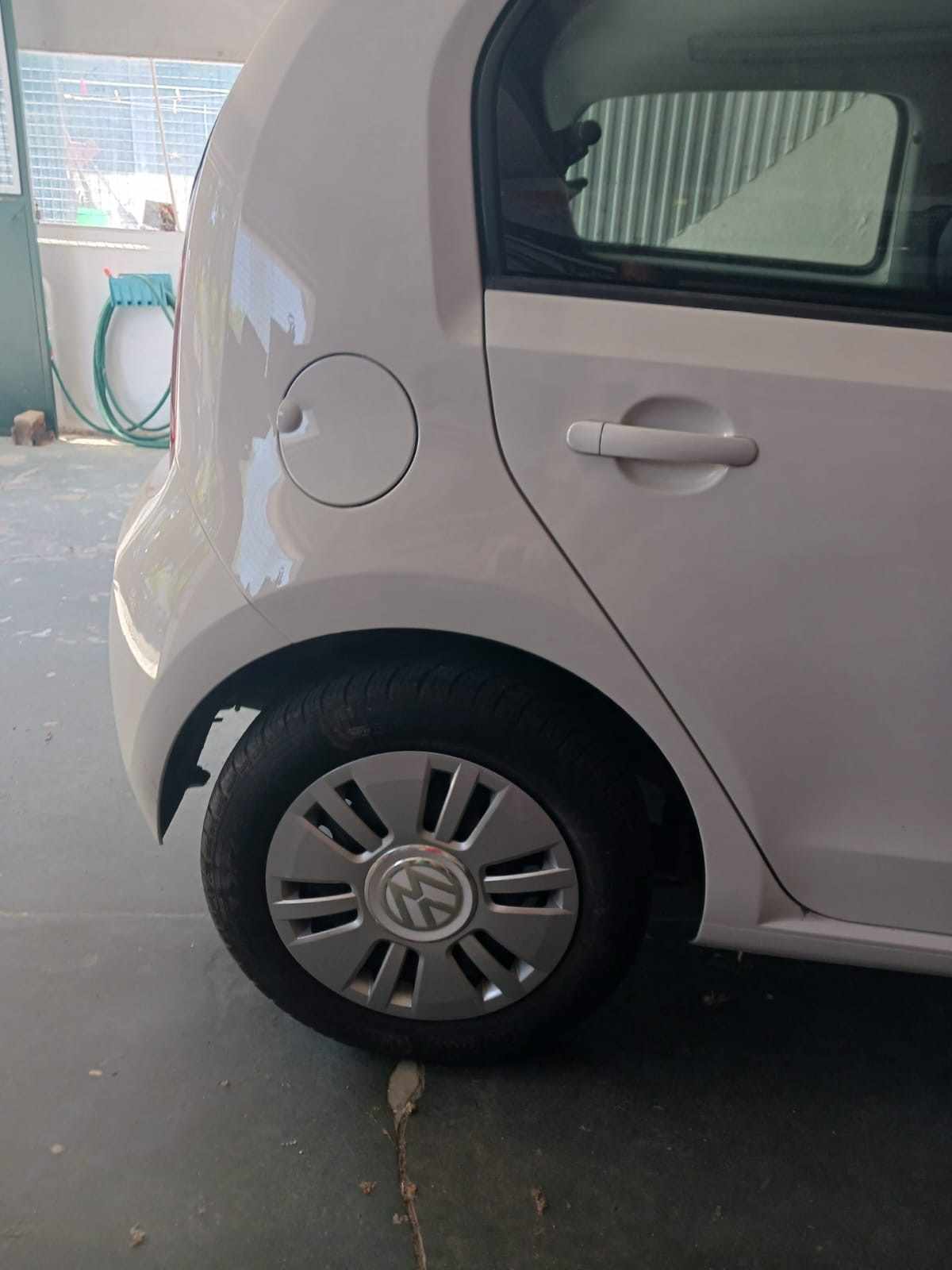 volkswagen-up-1-0-2014-gasolina-999cc
