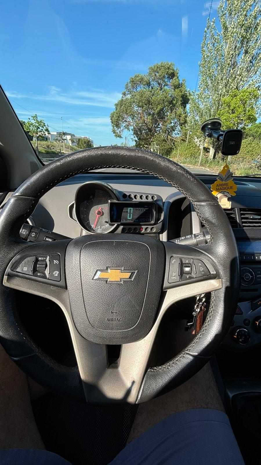 chevrolet-aveo-1-2-2012-gasolina-1229cc