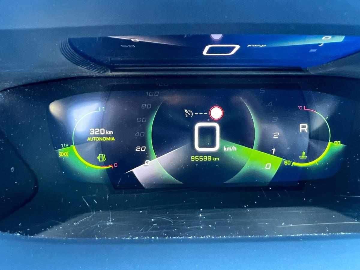 peugeot-2008-1-2-puretech-2021-gasolina-1199cc