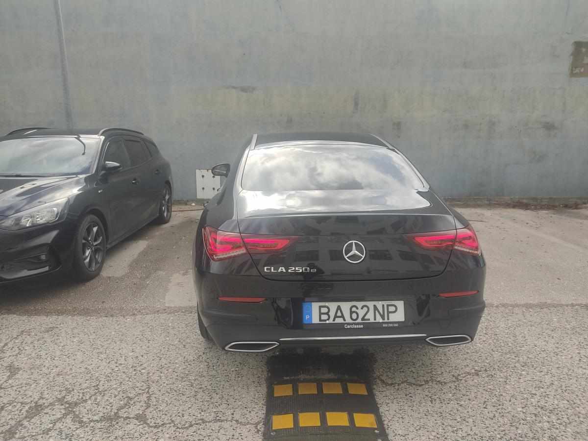 mercedes-benz-cla-250-e-2023-gasolina-1332cc