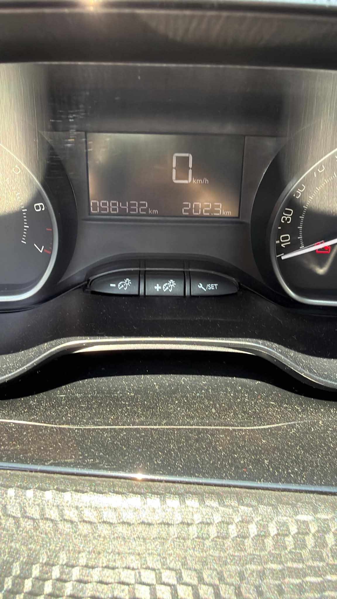 peugeot-2008-1-2-puretech-2019-gasolina-1199cc