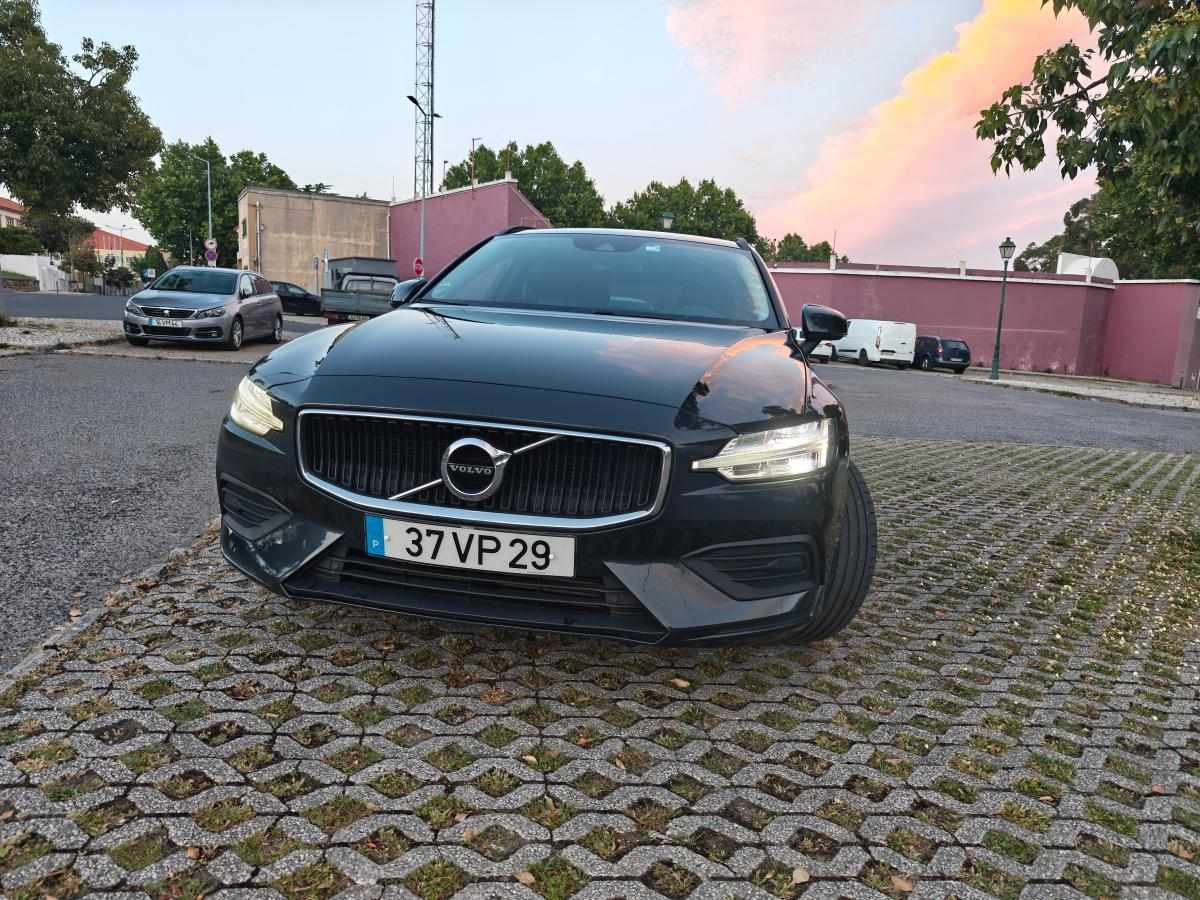 volvo-v60-2-0-d3-2018-diesel-1969cc