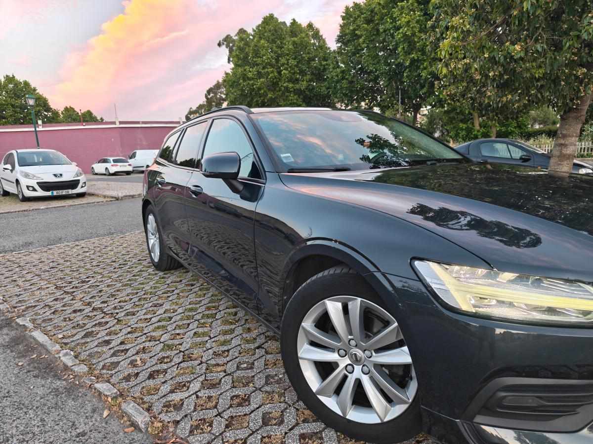 volvo-v60-2-0-d3-2018-diesel-1969cc