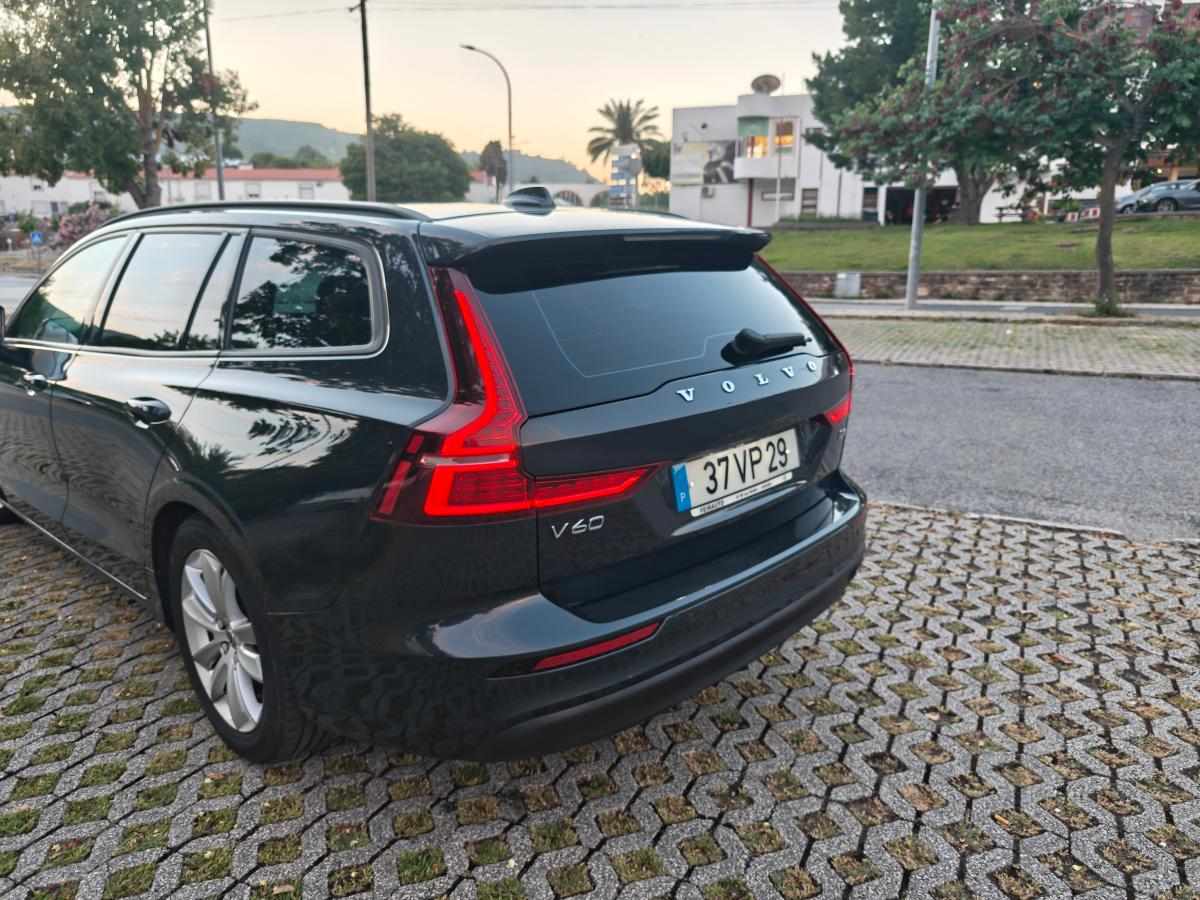 volvo-v60-2-0-d3-2018-diesel-1969cc