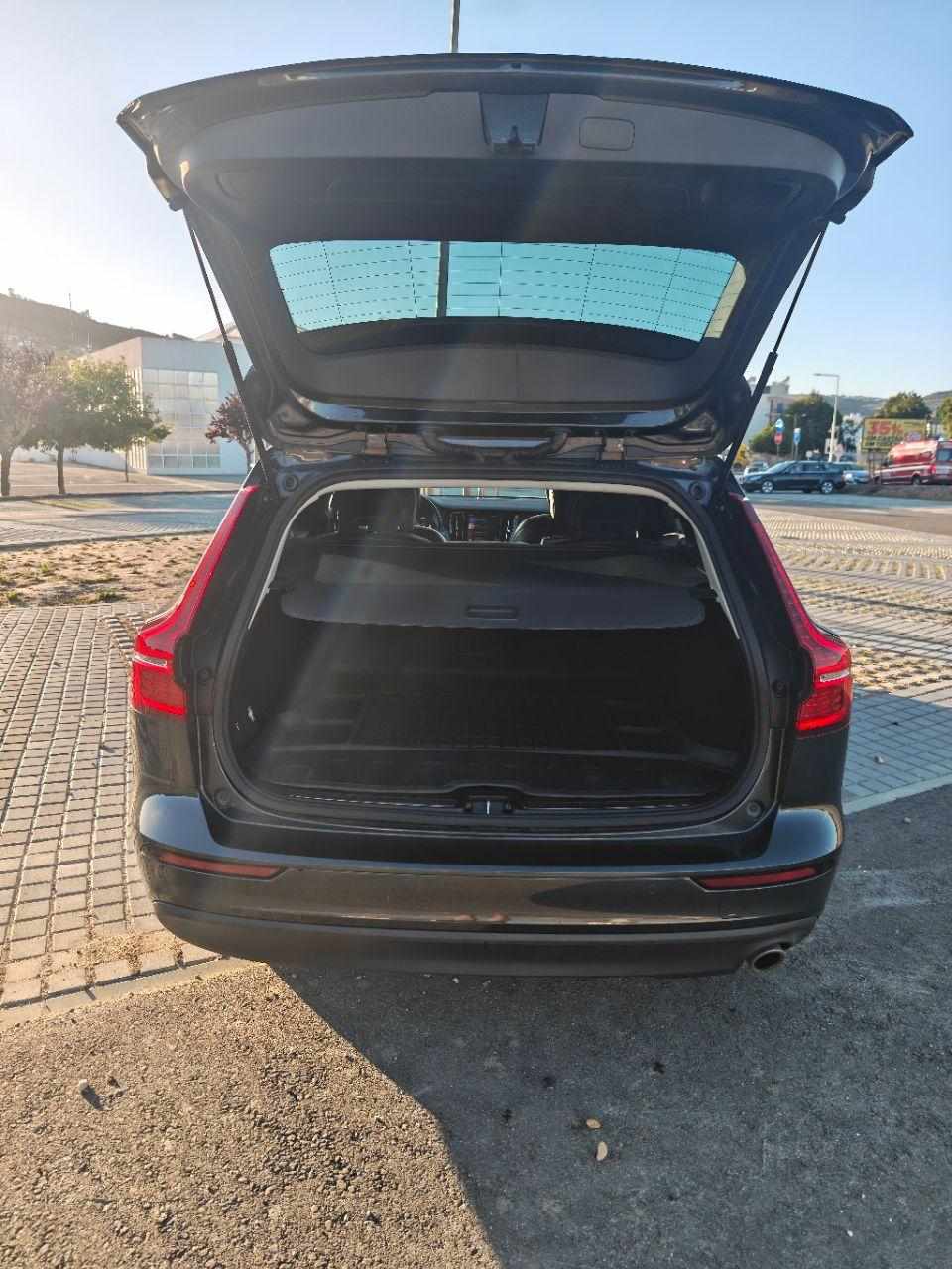 volvo-v60-2-0-d3-2018-diesel-1969cc