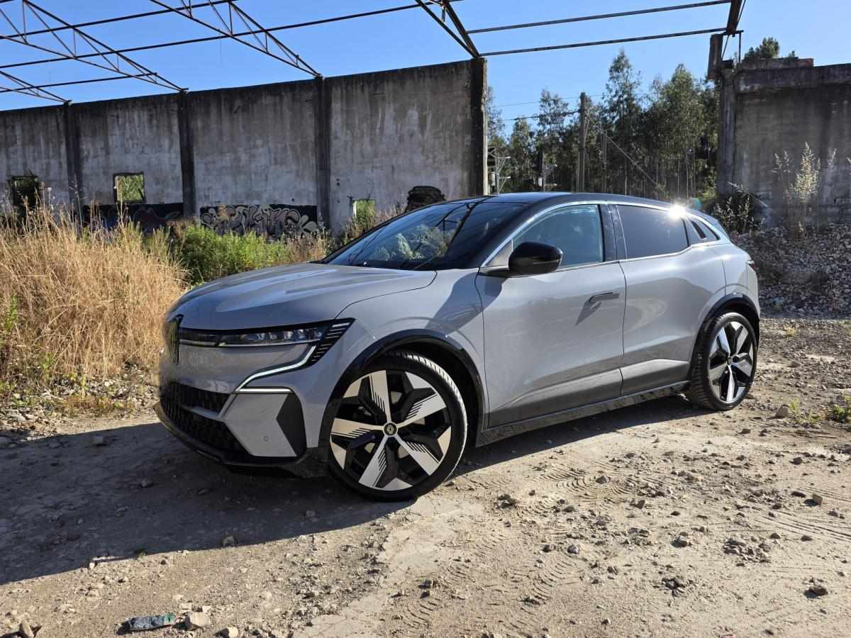renault-megane-e-tech-ev40-2022-eletrico