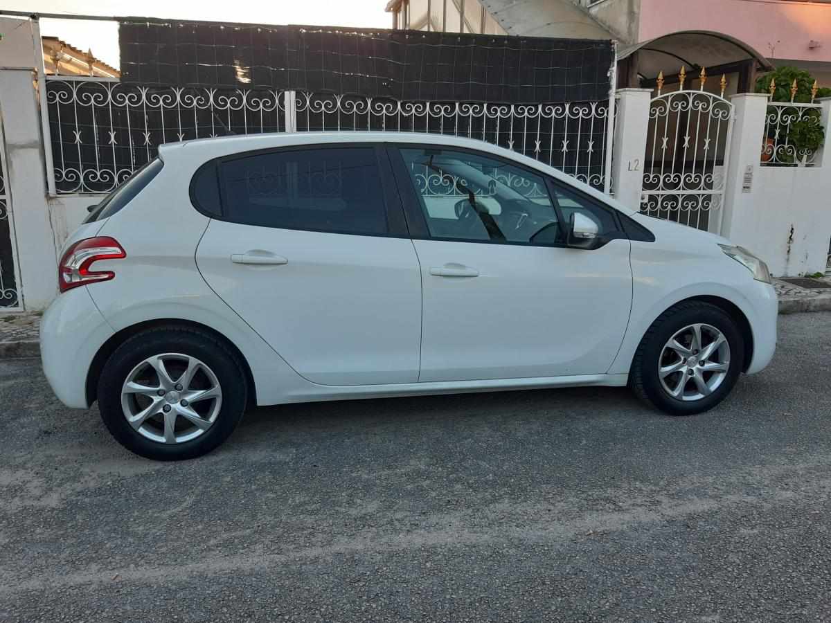 peugeot-208-1-2-vti-2013-gasolina-1199cc