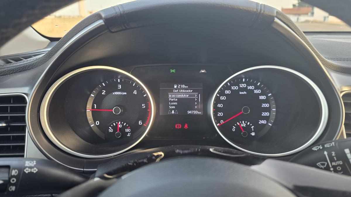 kia-ceed-1-6-crdi-2019-diesel-1598cc