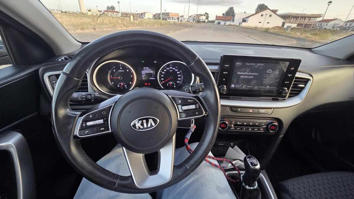 kia-ceed-1-6-crdi-2019-diesel-1598cc