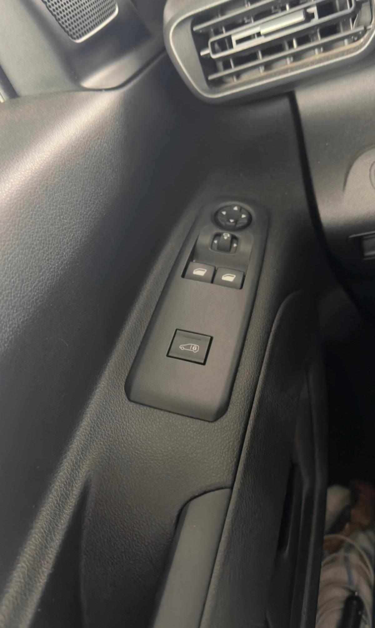 peugeot-partner-1-5-bluehdi-2023-diesel-1499cc