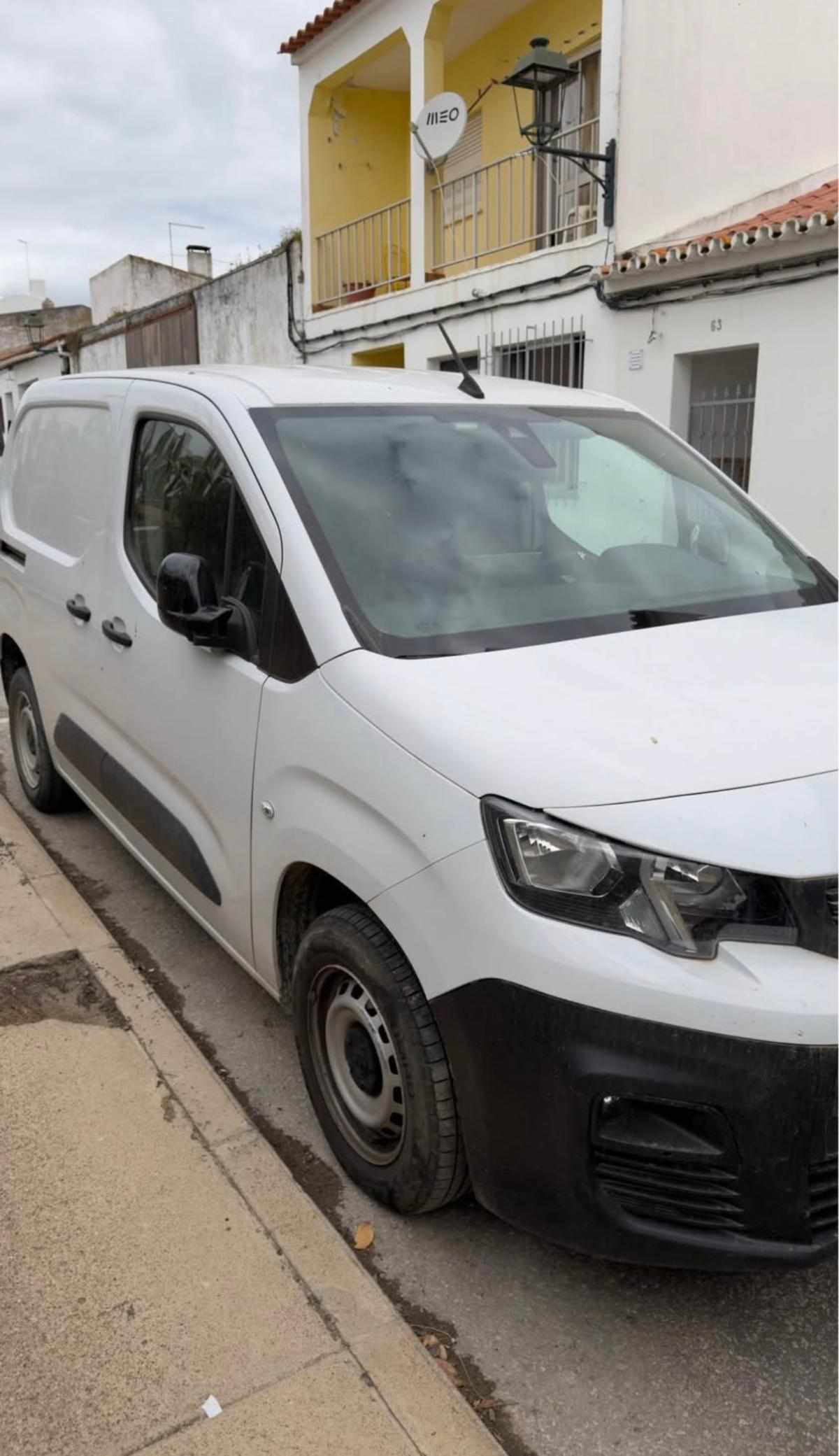 peugeot-partner-1-5-bluehdi-2023-diesel-1499cc