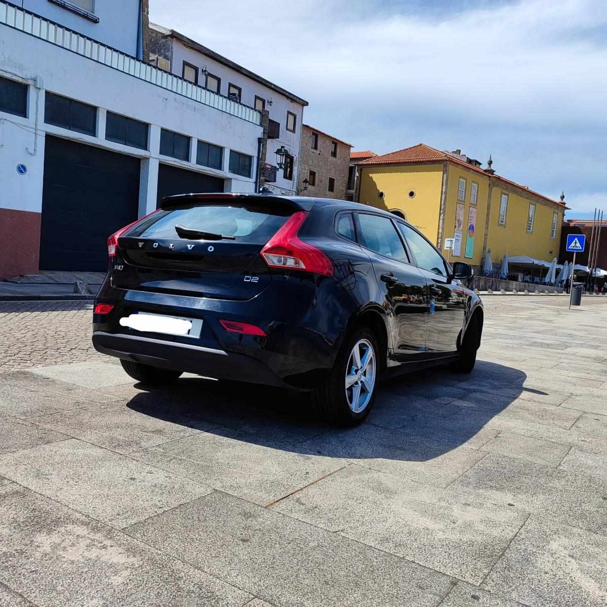 volvo-v40-d2-2017-diesel-1969cc