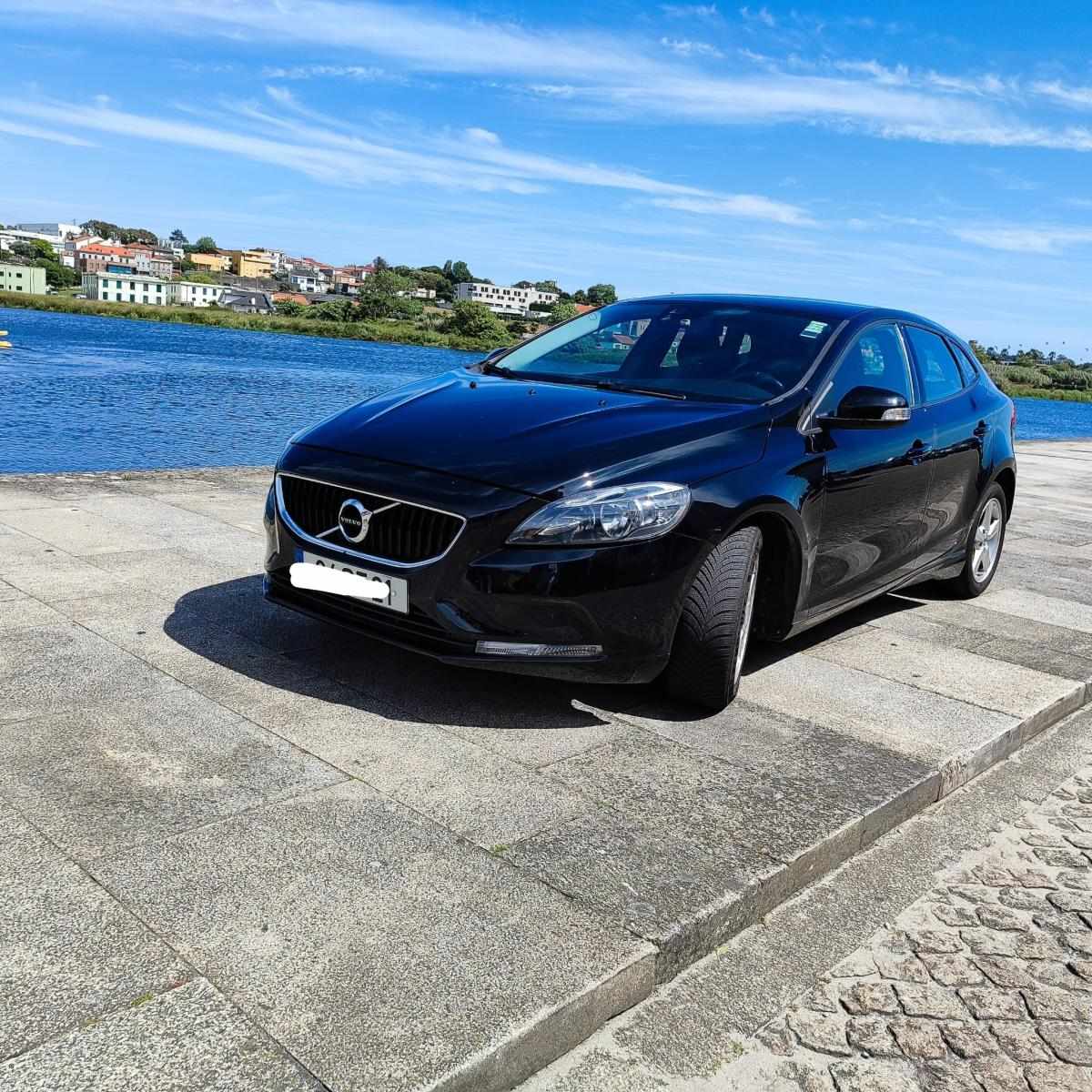 volvo-v40-d2-2017-diesel-1969cc
