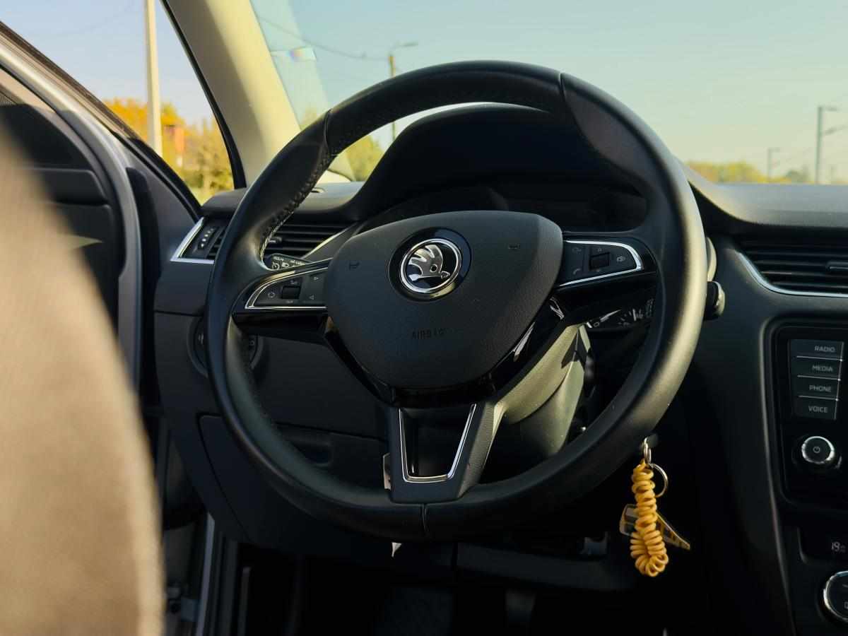 skoda-octavia-1-6-tdi-2013-diesel-1598cc