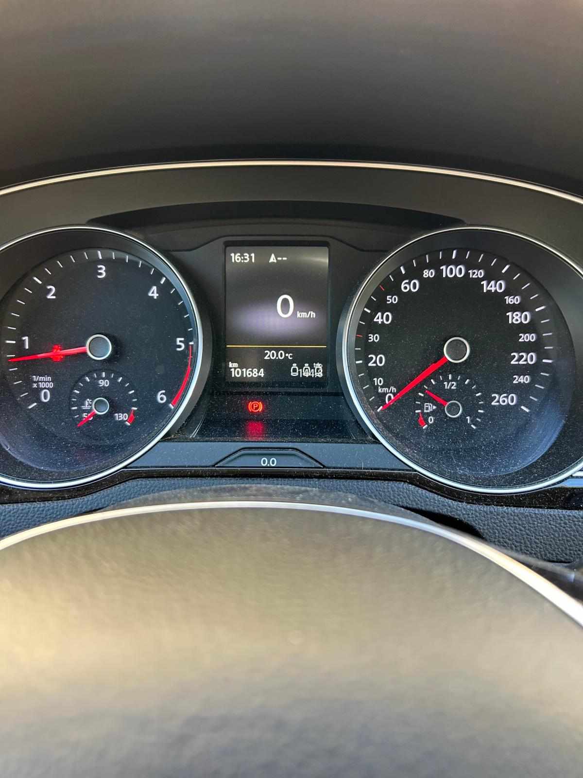 volkswagen-passat-1-6-tdi-bluemotion-2015-diesel-1598cc