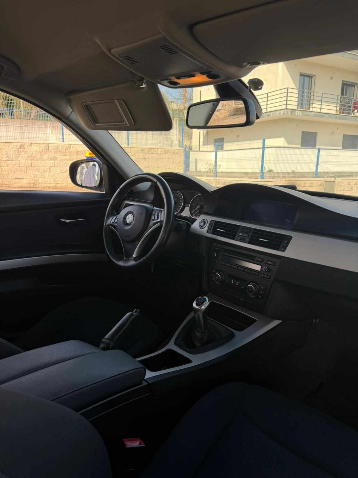 bmw-serie-3-318d-2010-diesel-1995cc