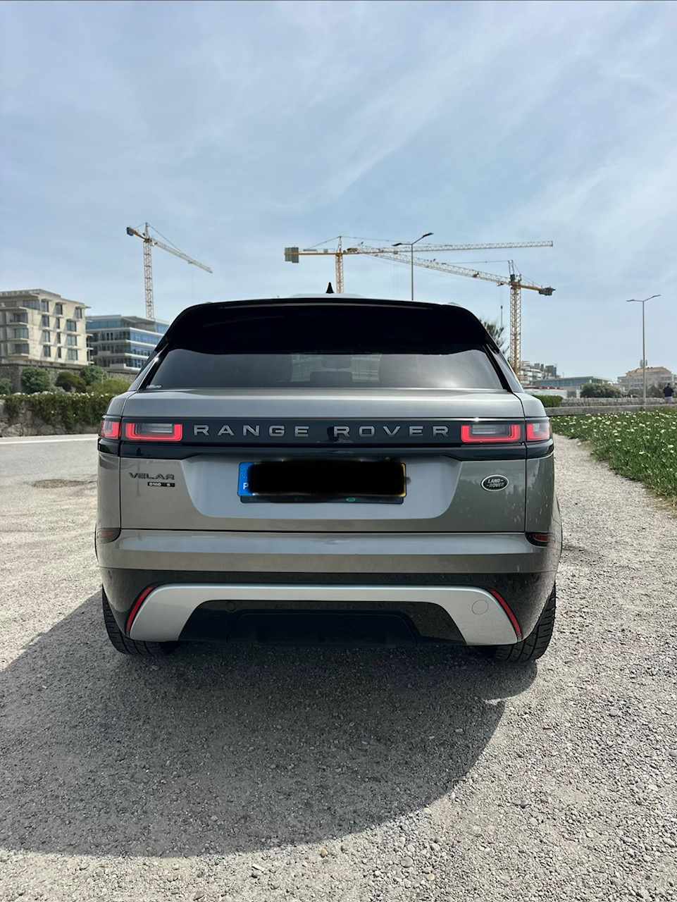 land-rover-range-rover-velar-d180-2-0-awd-2018-diesel-1999cc