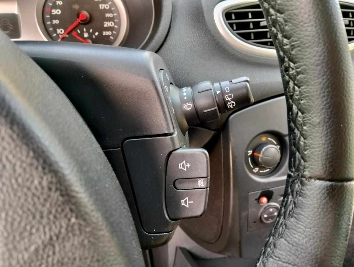renault-clio-1-2-tce-2009-gasolina-1149cc