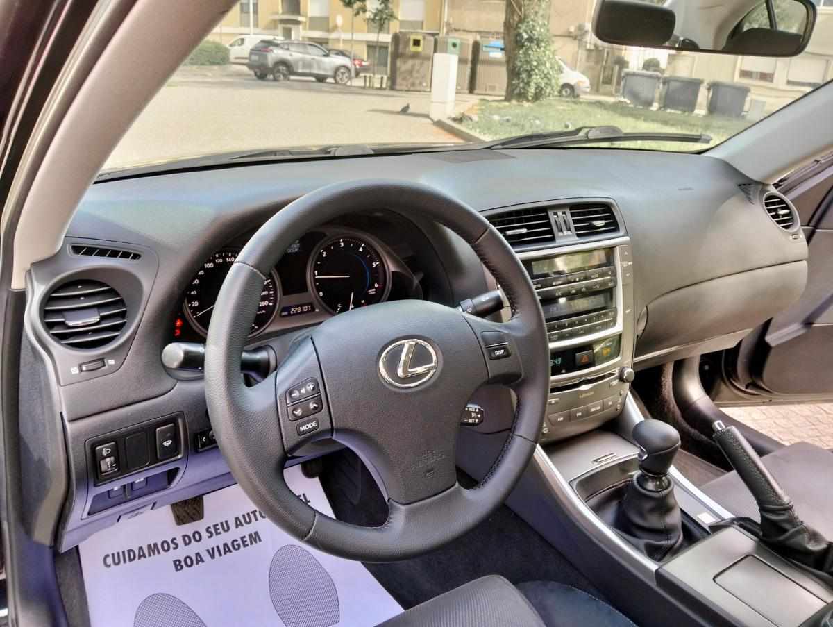 lexus-is-220d-2009-diesel-2231cc