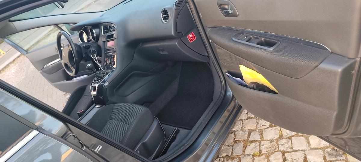 peugeot-5008-1-6-hdi-fap-2010-diesel-1560cc