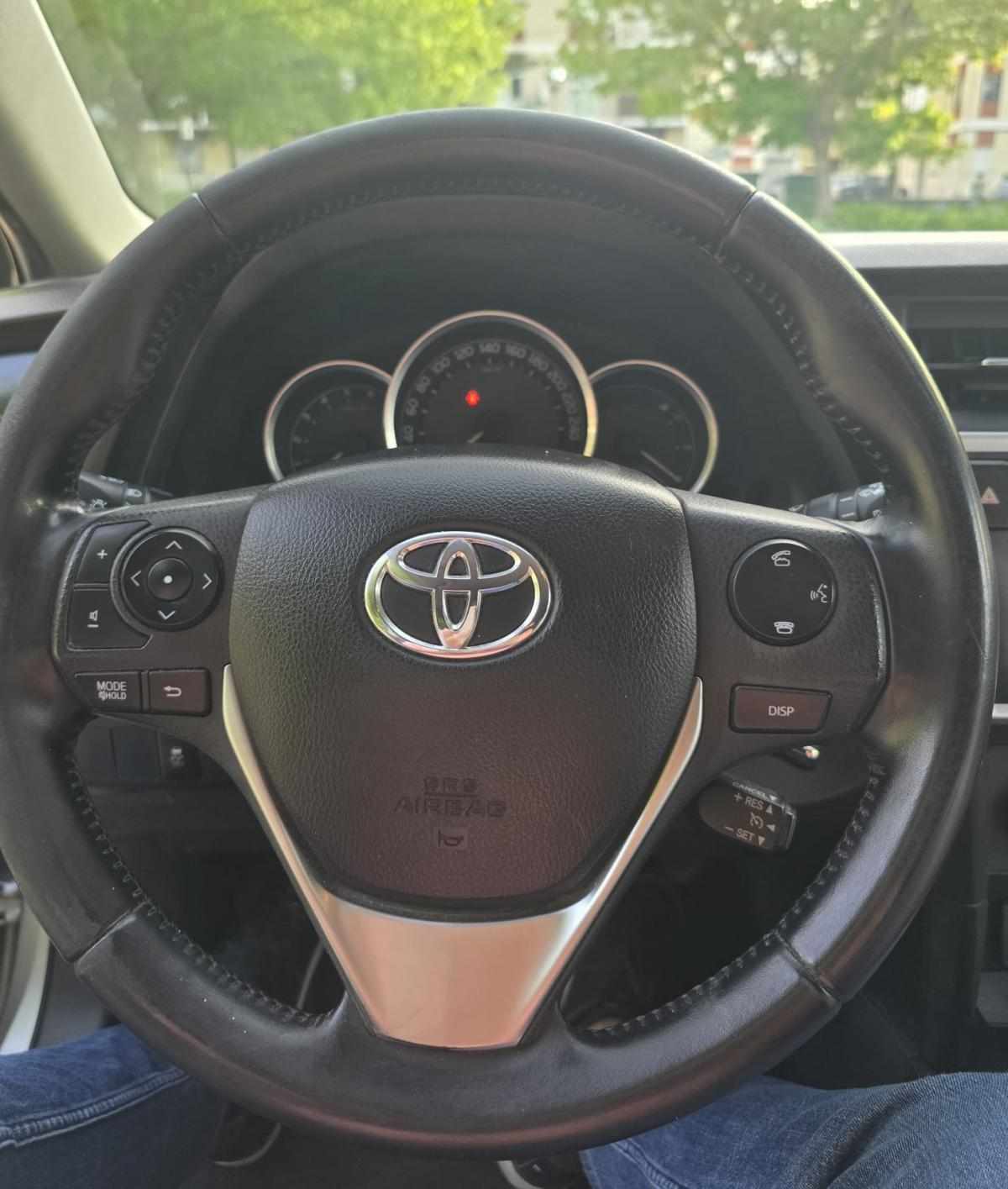 toyota-auris-1-4-d-4d-2015-diesel-1364cc