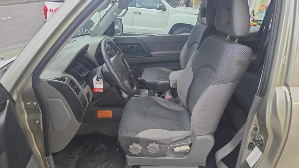 mitsubishi-pajero-3-2-di-d-4wd-2000-diesel-3200cc