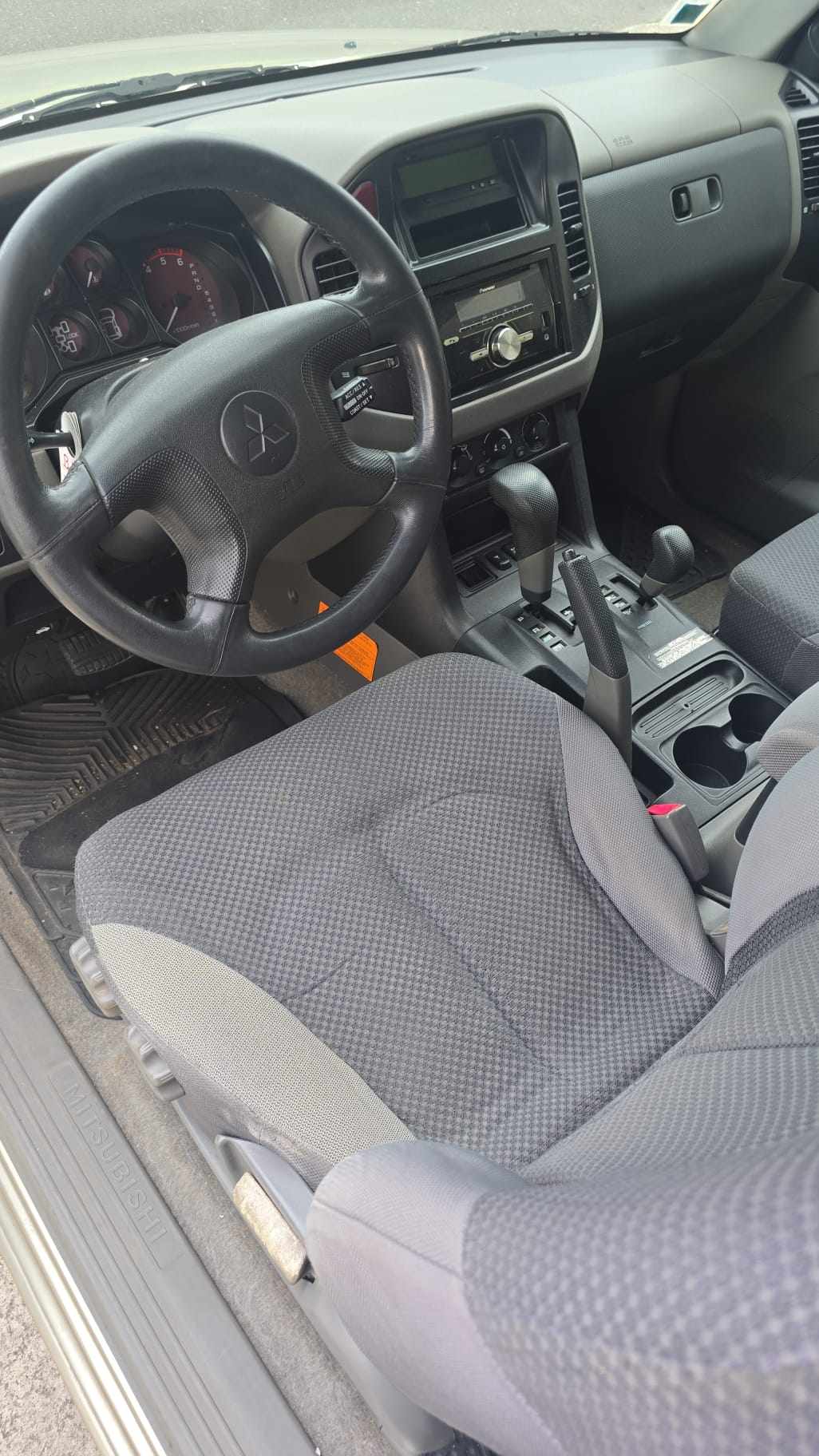 mitsubishi-pajero-3-2-di-d-4wd-2000-diesel-3200cc