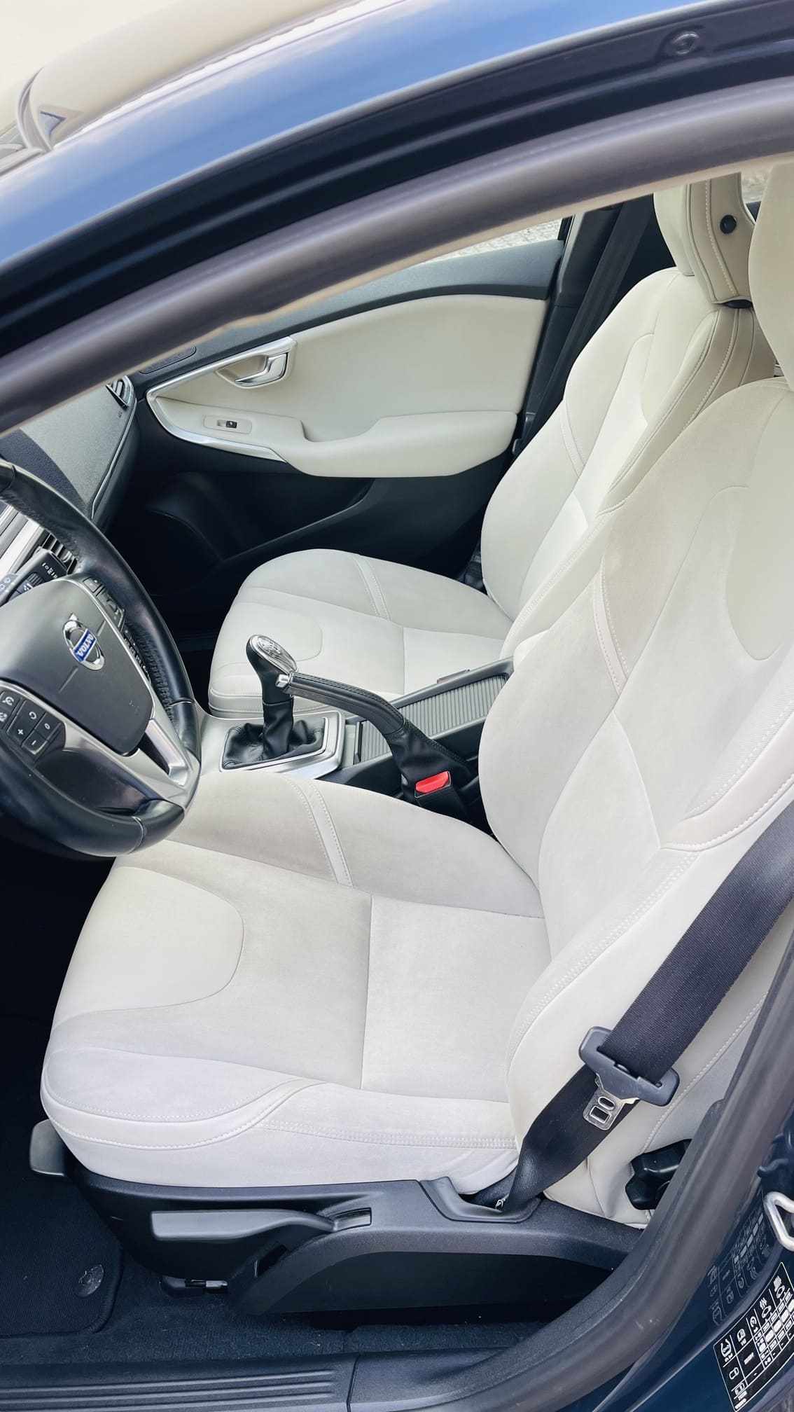 volvo-v40-d2-2014-diesel-1560cc