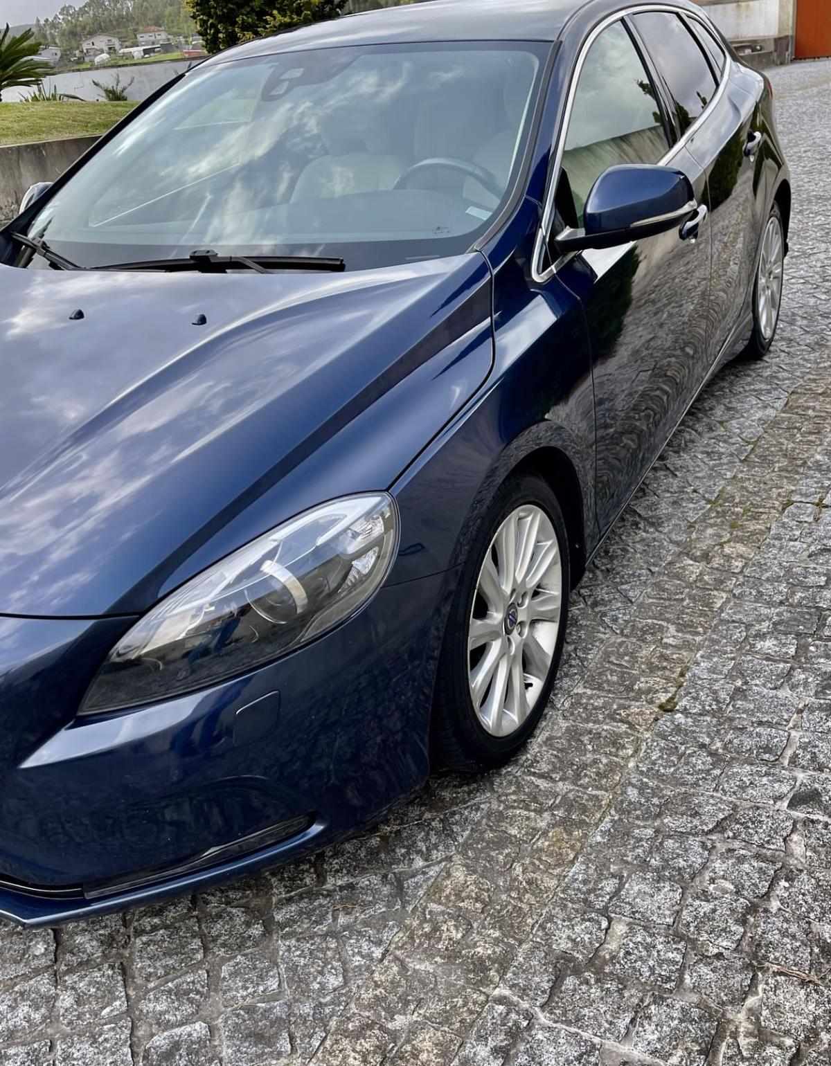 volvo-v40-d2-2014-diesel-1560cc