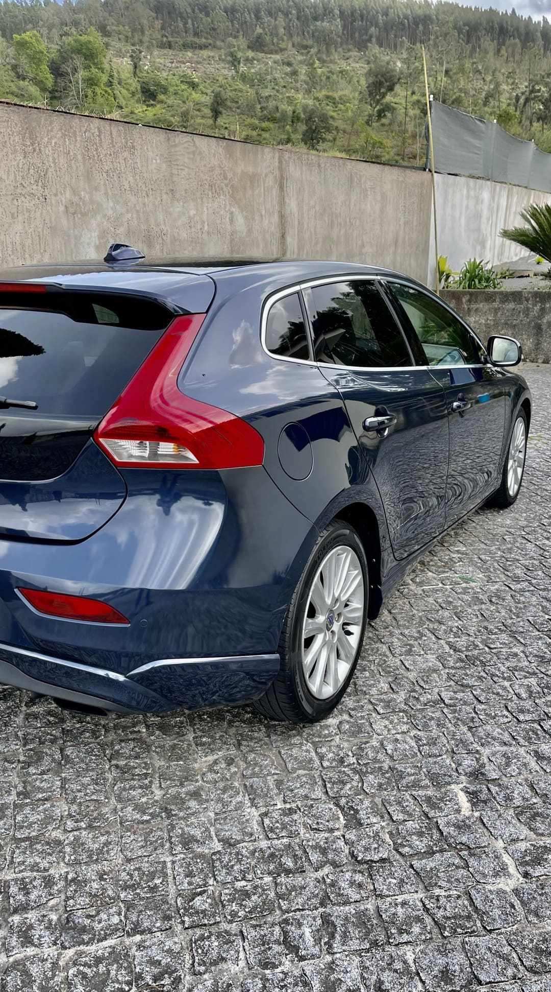 volvo-v40-d2-2014-diesel-1560cc