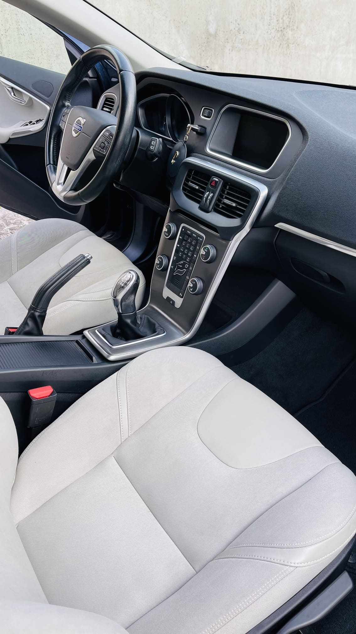 volvo-v40-d2-2014-diesel-1560cc