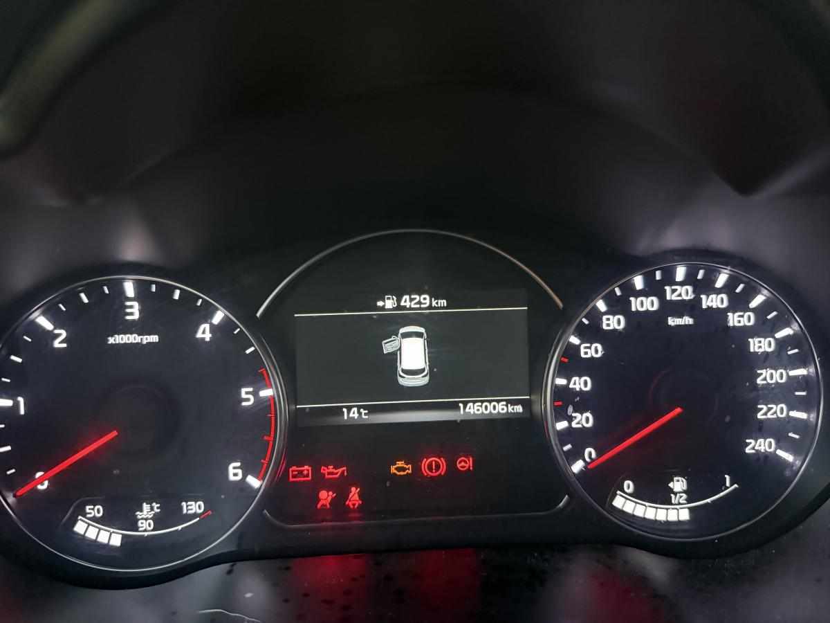 kia-carens-1-7-vgt-2017-diesel-1685cc