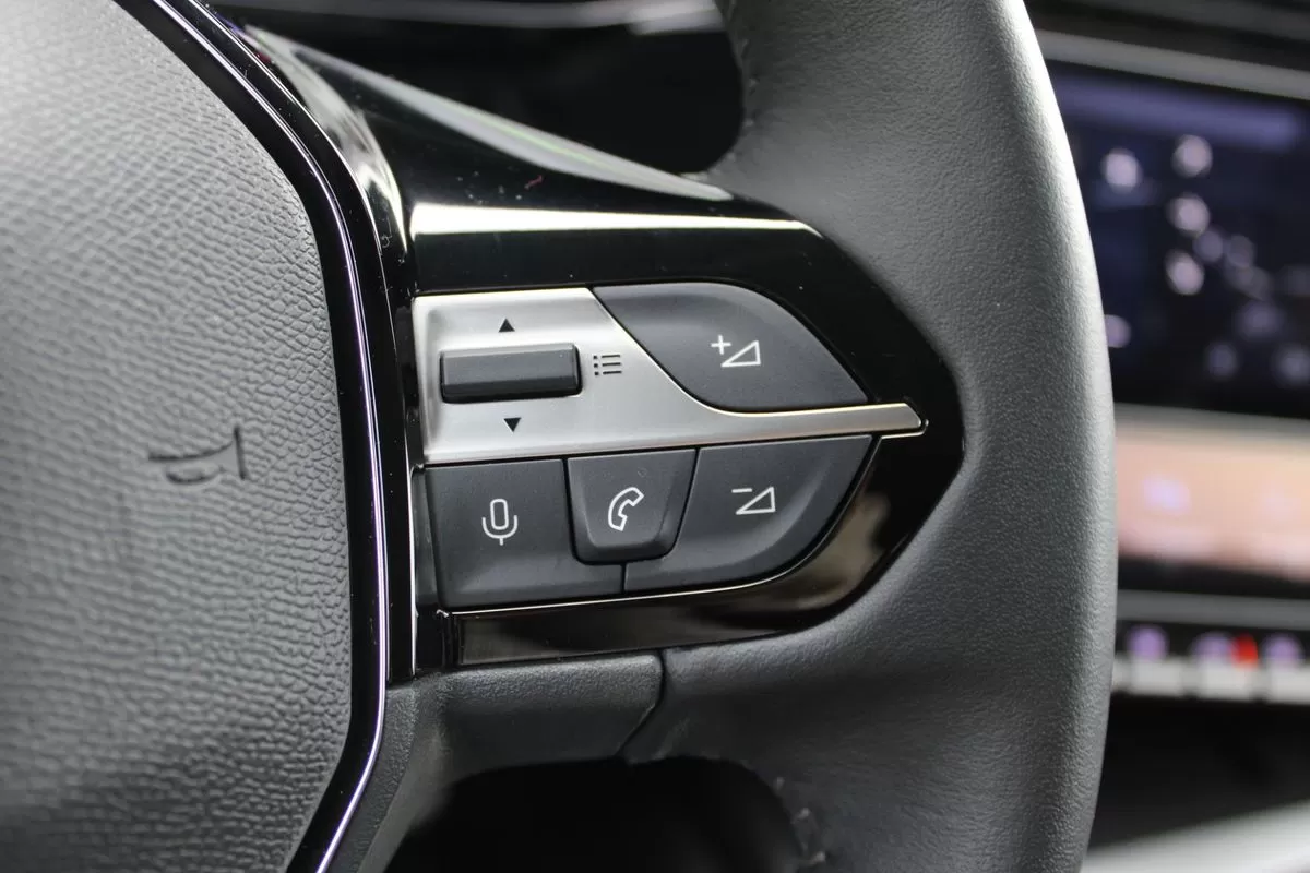 peugeot-408-1-2-puretech-2024-gasolina-1199cc